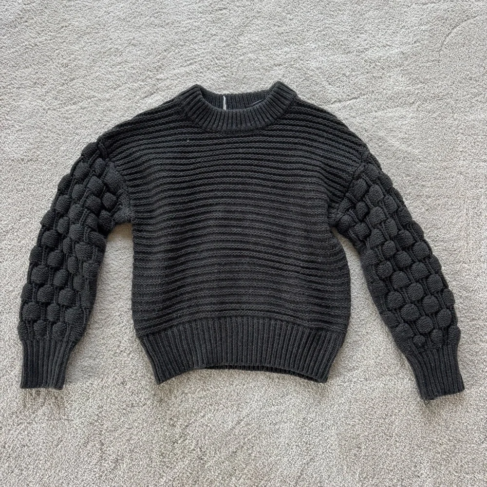 Gray Textured Knit Sweater - Picture 1 of 4